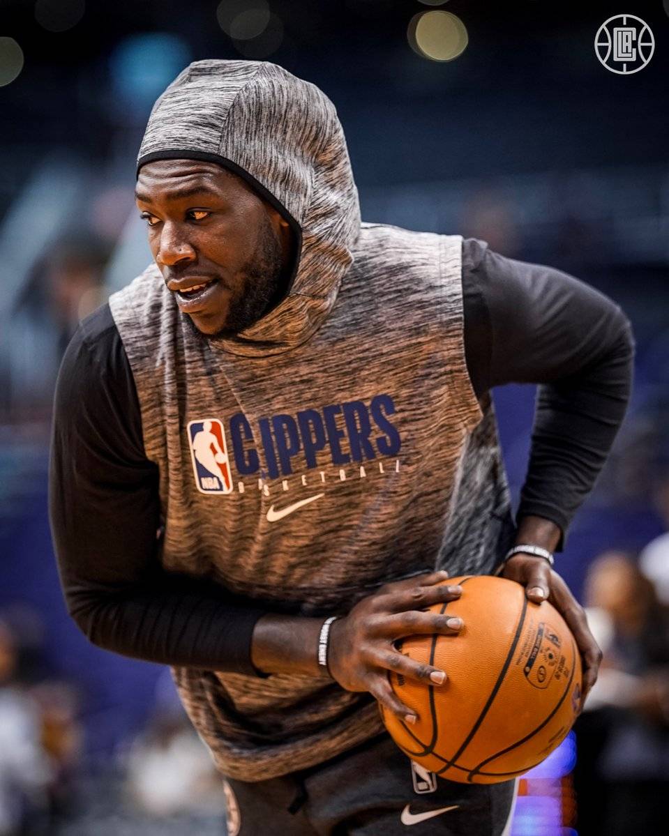 小宝单防锁死狄龙 + 抢断反击 助伊森三分一箭穿心