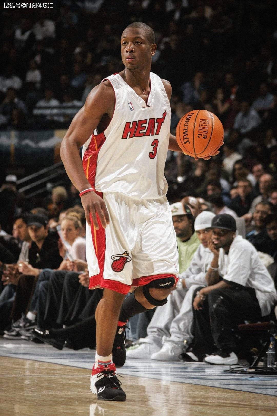 痛苦面具…利物浦36天时间丢3个夺冠机会，萨范