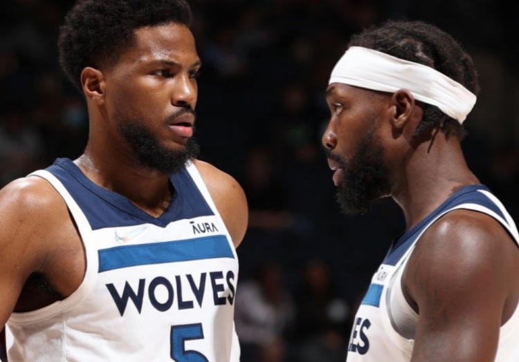 米兰0-1费耶诺德 欧冠淘汰赛附加赛首回合告负