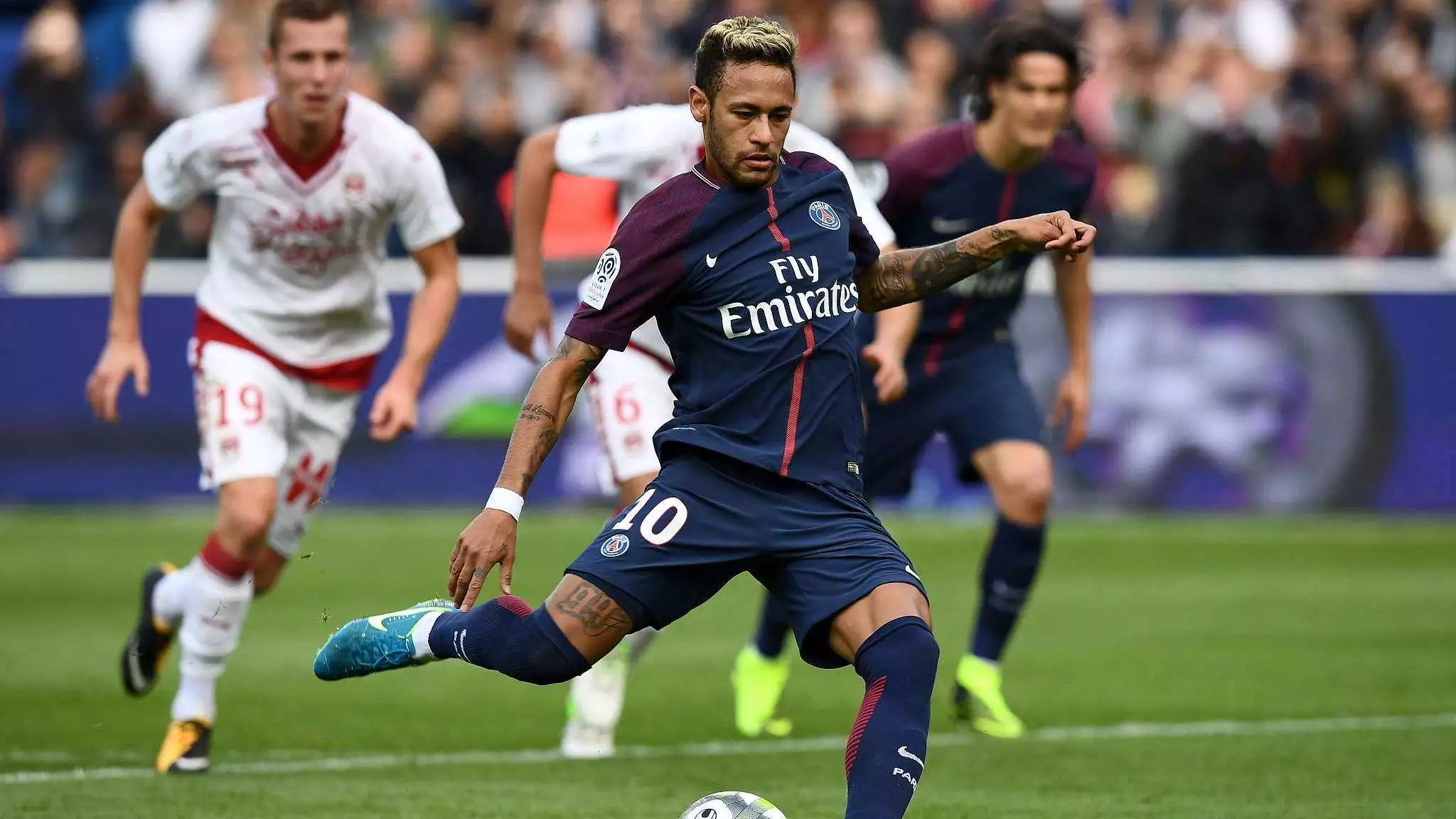 利物浦对前皇家马德里后卫很感兴趣，而这家西班牙豪门可以轻松地重新签下他