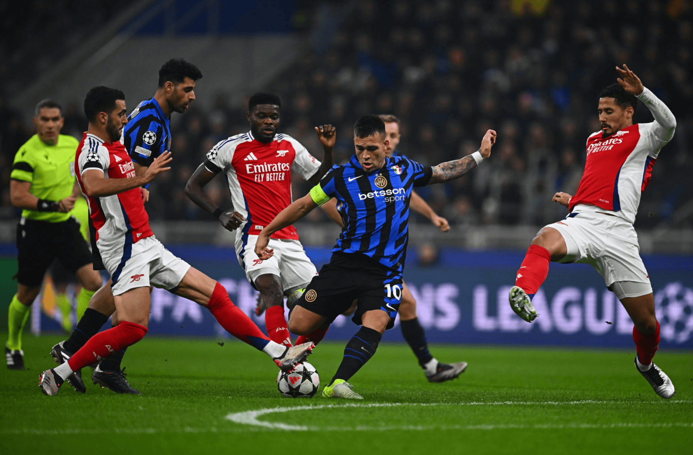 那不勒斯官方：马佐基右比目鱼肌有牵拉性损伤，已开始康复